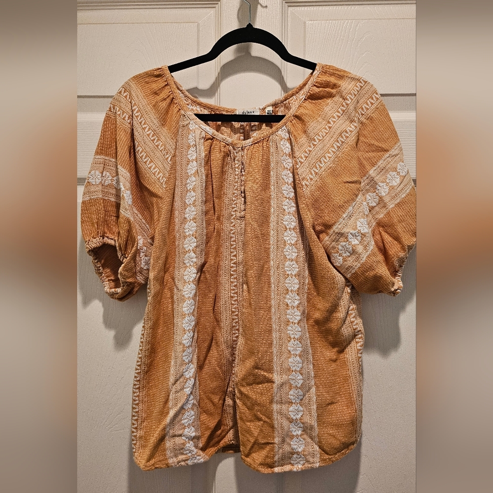 DYLAN of India Women's Top. Size Medium.